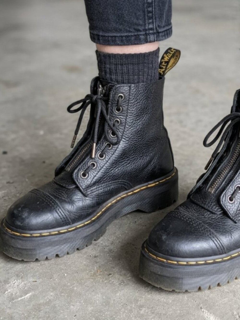 Dr. Martens Sinclair Milled Nappa Leather Platform Boots Sz 7